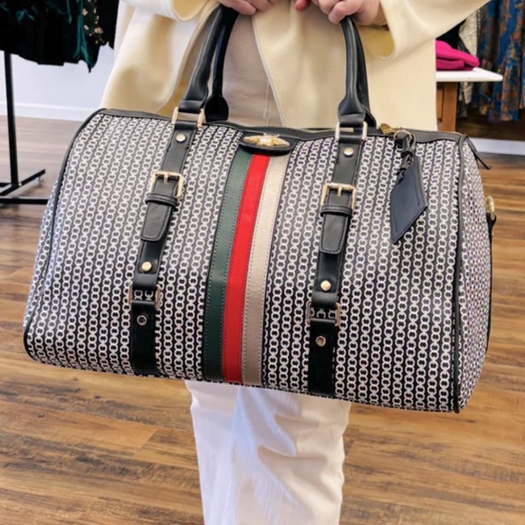 ShopEvelynne Handbags - Stylish Black and White Designer Style Weekend Bag